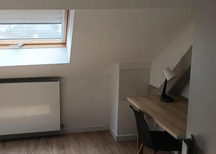 לינה וארוחת בוקר La Phalecque